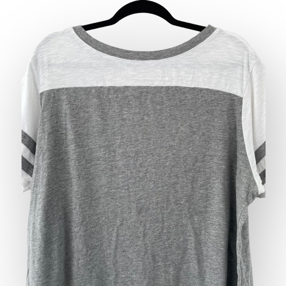 Torrid Grey Colorblock Tee - Picture 3 of 4